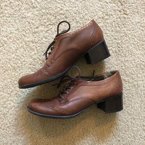Naturalizer leather heeled oxfords